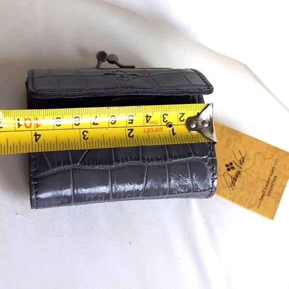 Patricia Nash Distinctive Vintage Croc Astor Wallet 🩶NWT - Picture 13 of 15